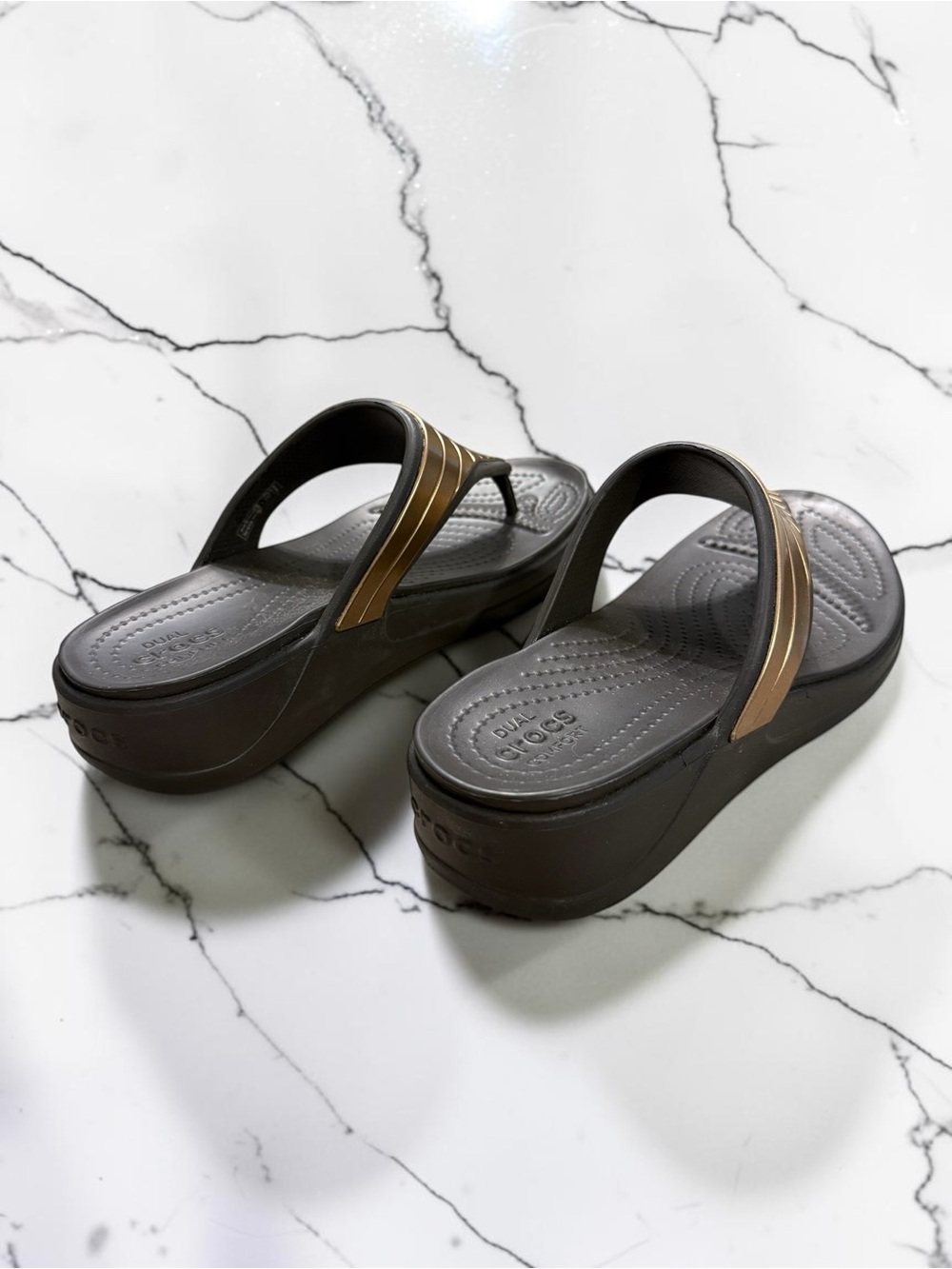 Crocs Monterey Metallic Strap Wedge Flip - Picture 3 of 9